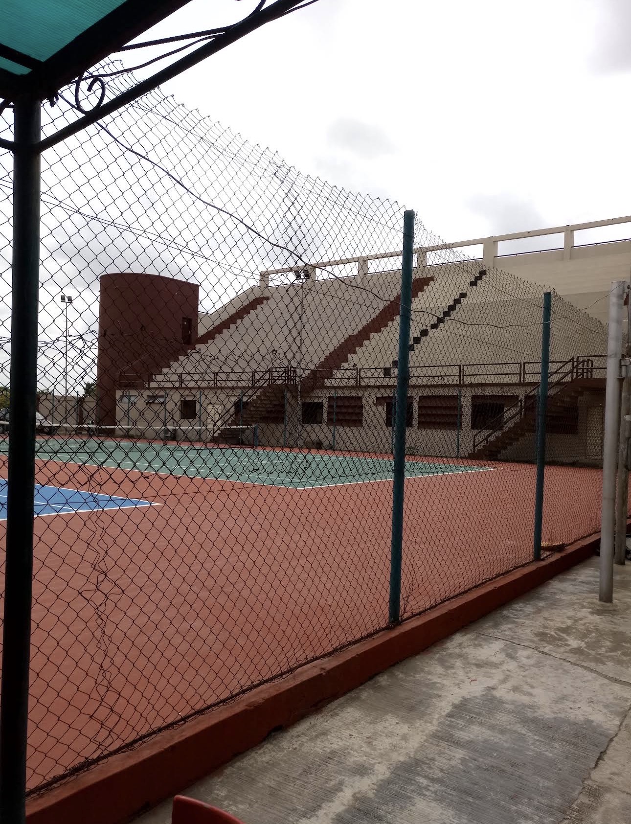 Monaliza Tennis Club seating